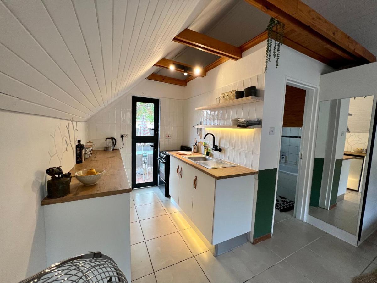 Cosy City Cottage Gaborone Bagian luar foto