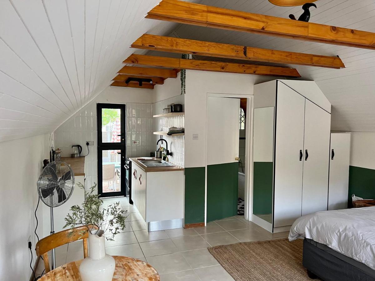 Cosy City Cottage Gaborone Bagian luar foto