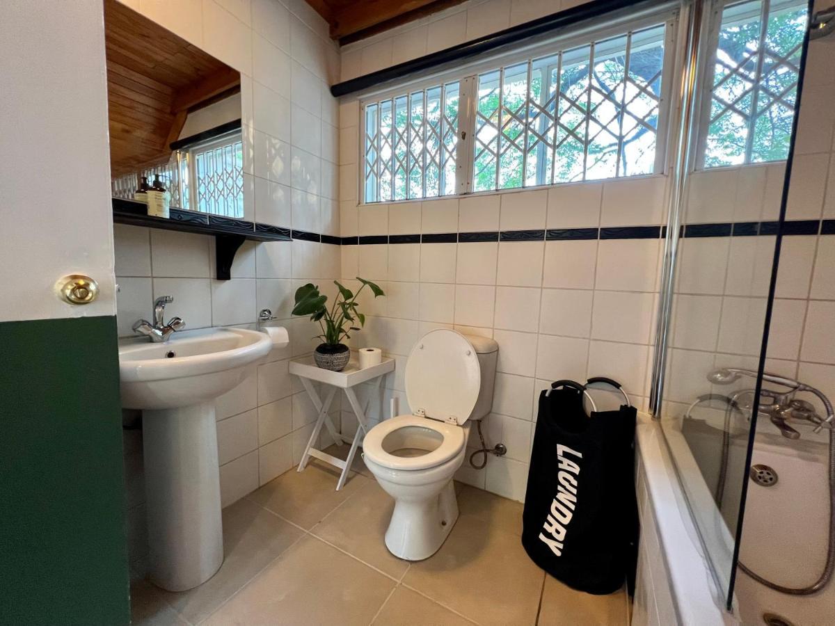 Cosy City Cottage Gaborone Bagian luar foto