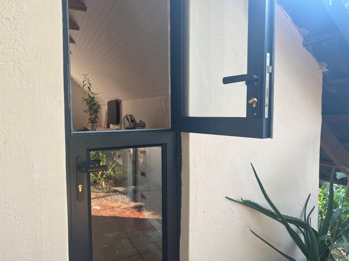 Cosy City Cottage Gaborone Bagian luar foto