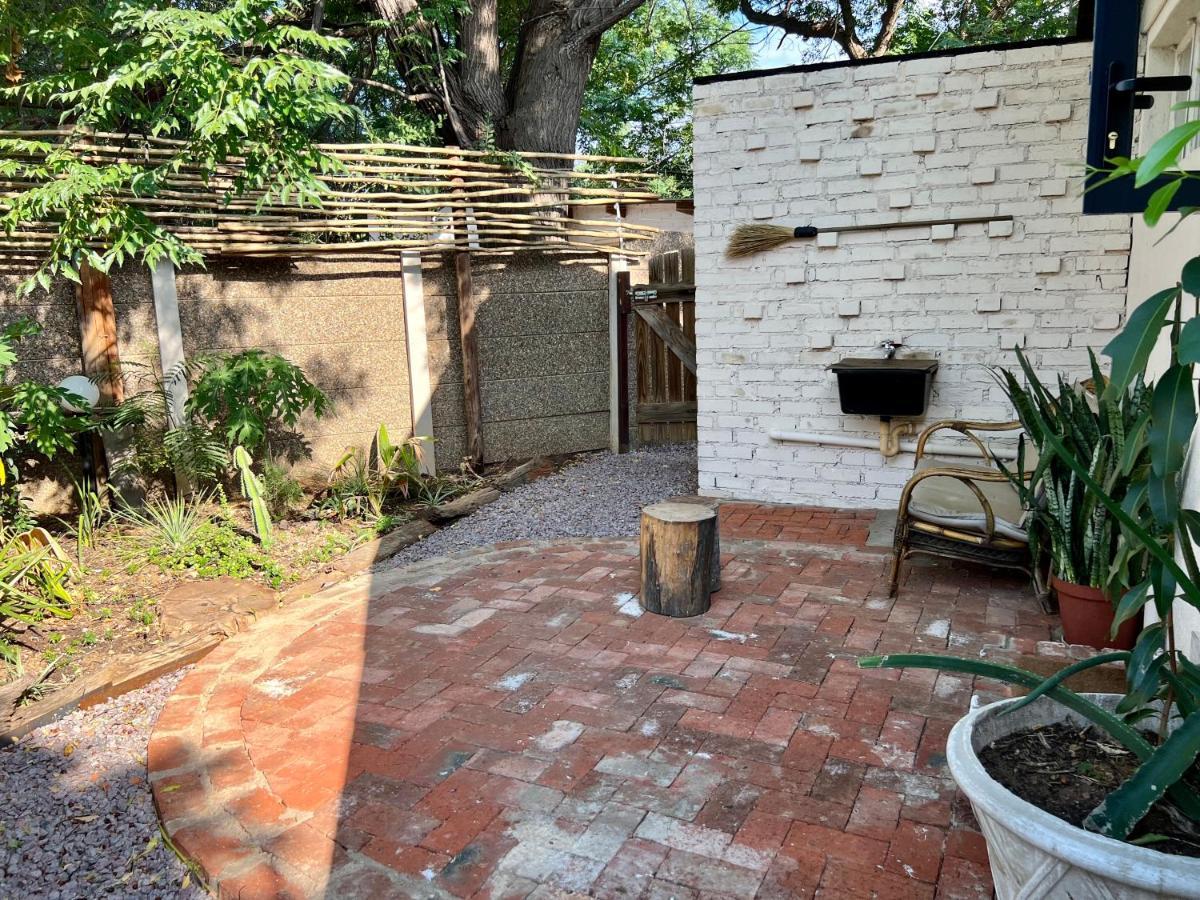 Cosy City Cottage Gaborone Bagian luar foto