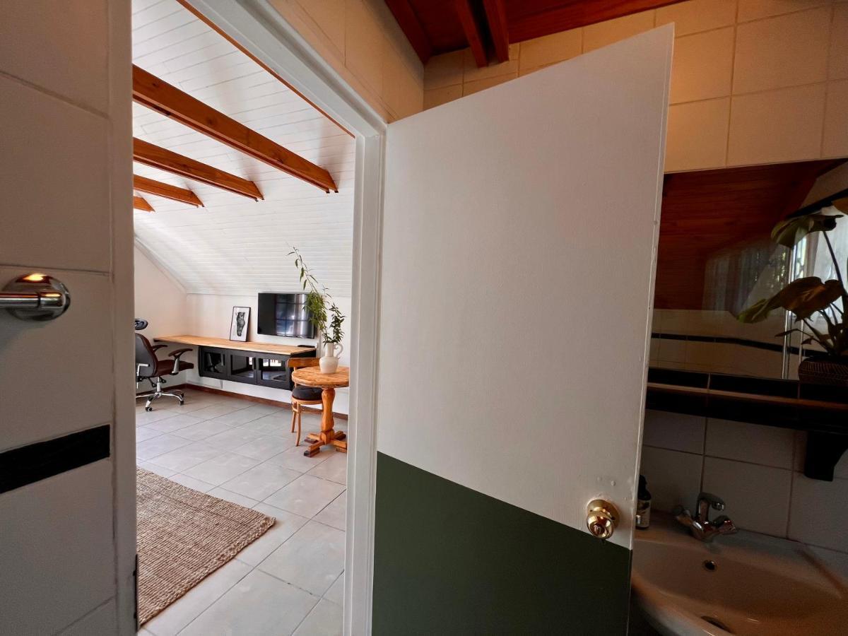 Cosy City Cottage Gaborone Bagian luar foto